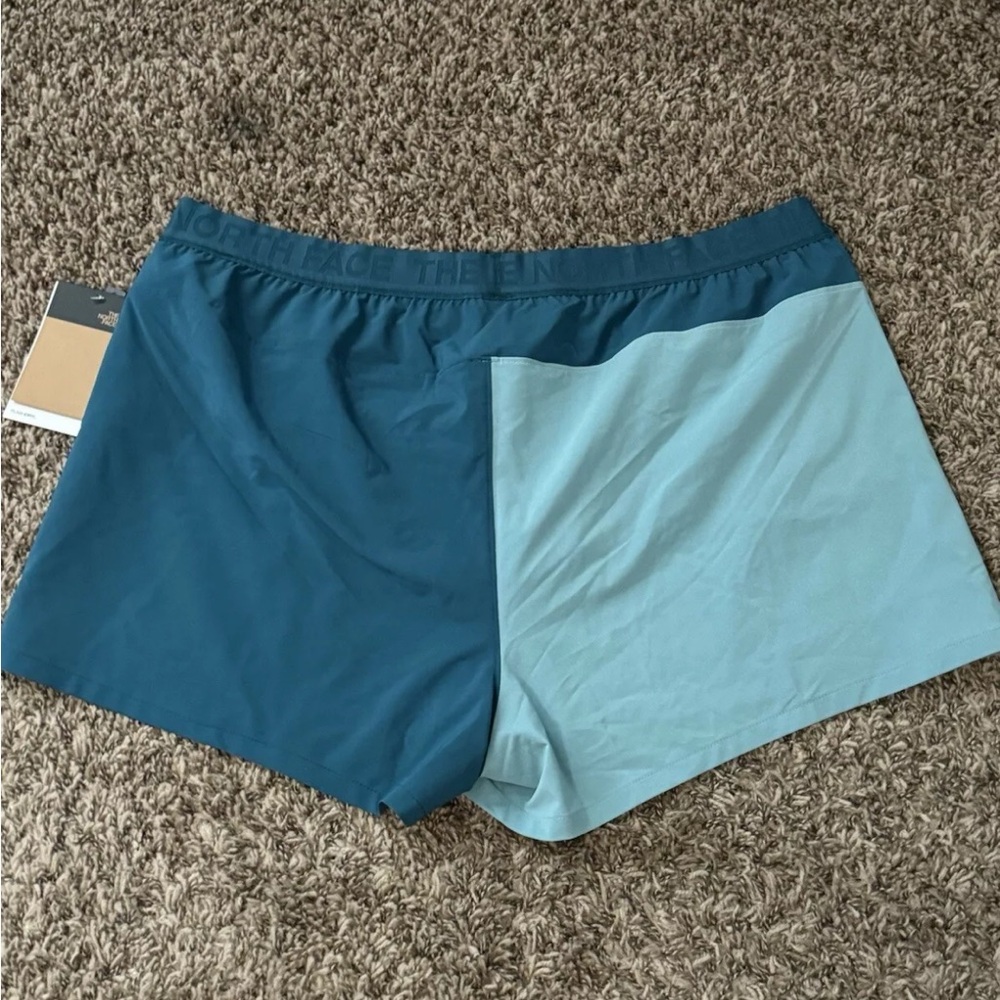 The North Face Women's XXL Teal and Blue Colorblock Shorts NWT - Picture 2 of 7